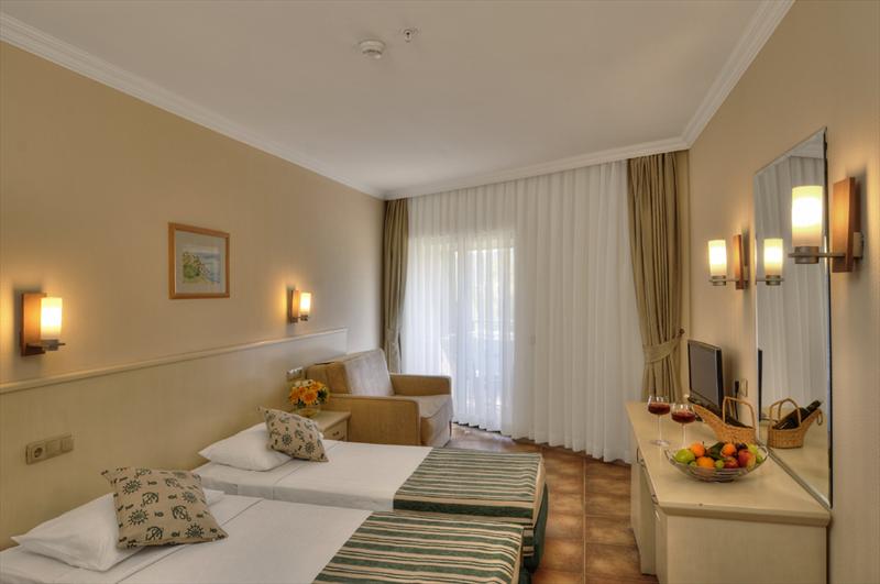 Lancora Beach Hotel